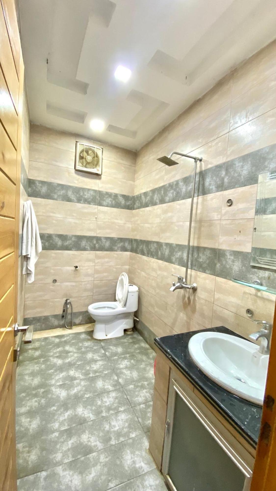 Cloud 9 Guest House มุซซาฟฟาราบัด ภายนอก รูปภาพ
