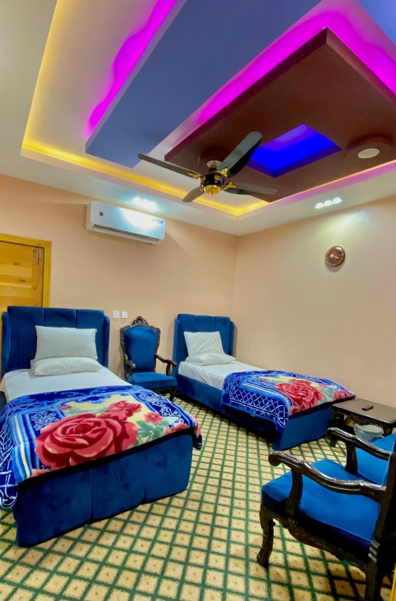 Cloud 9 Guest House มุซซาฟฟาราบัด ภายนอก รูปภาพ