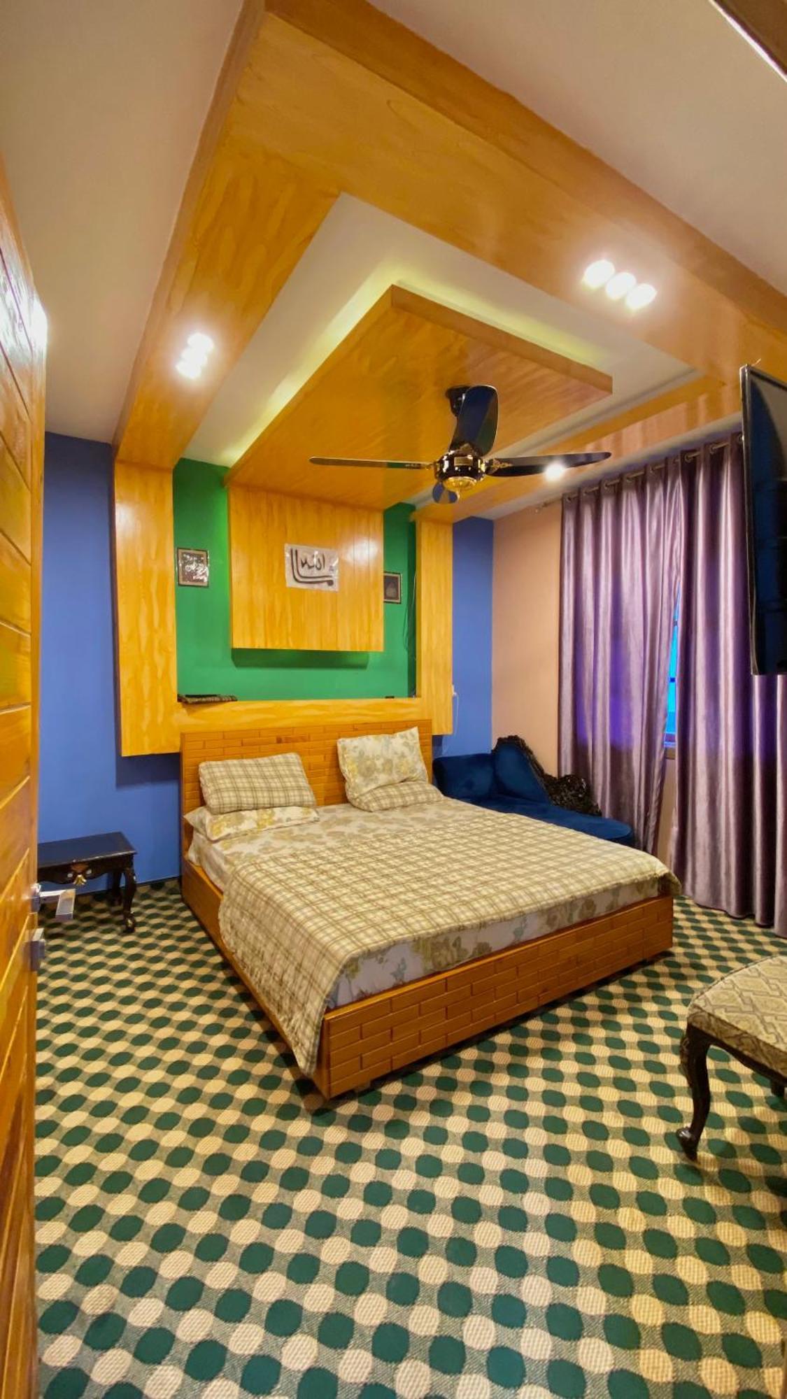 Cloud 9 Guest House มุซซาฟฟาราบัด ภายนอก รูปภาพ