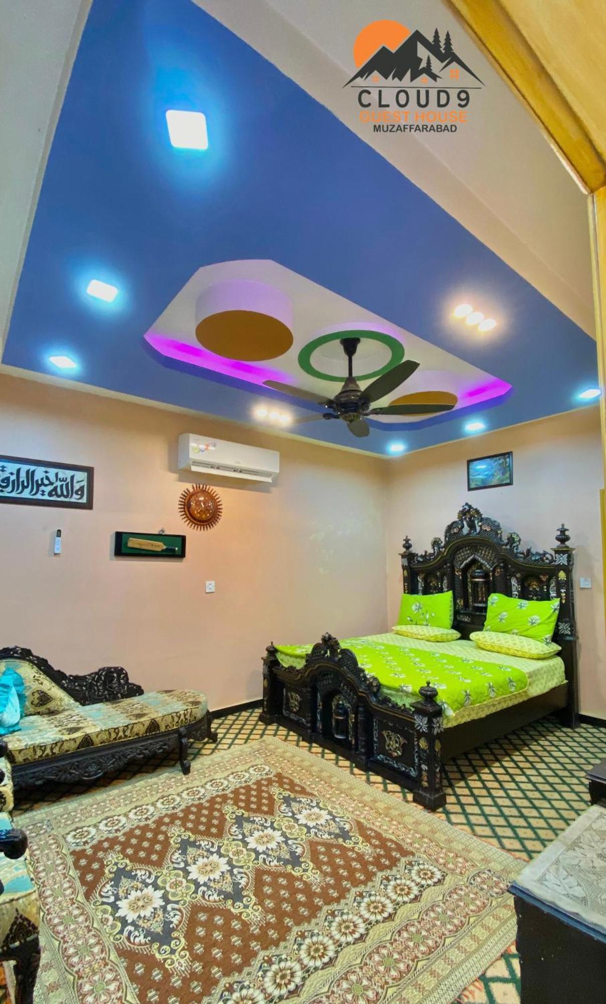 Cloud 9 Guest House มุซซาฟฟาราบัด ภายนอก รูปภาพ